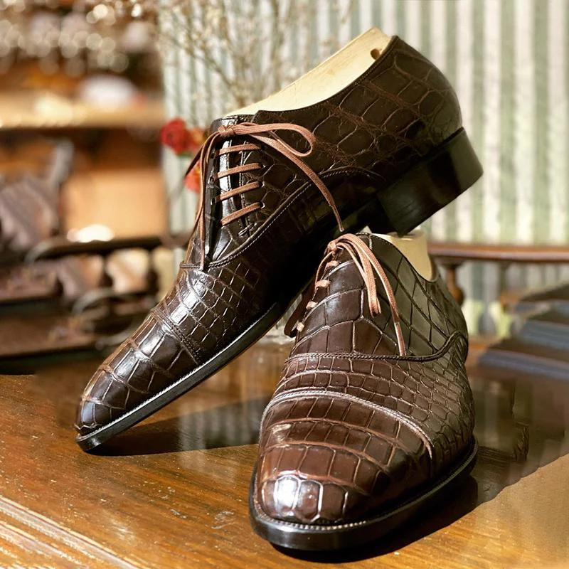 Classic high-end men's leather shoes