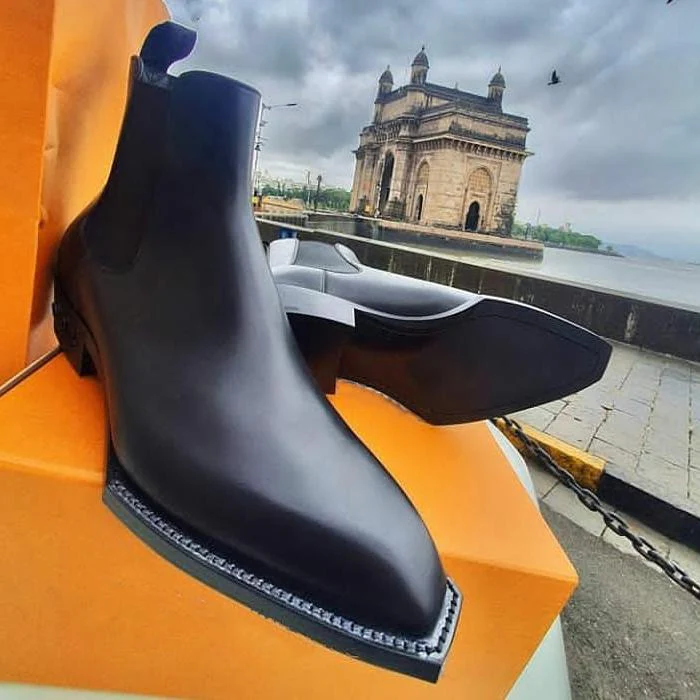 Black pointed toe high-end men's Chelsea boots