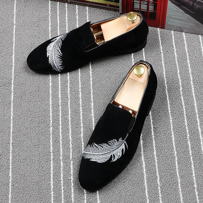 Men's fashionable and comfortable black feather pattern loafers
