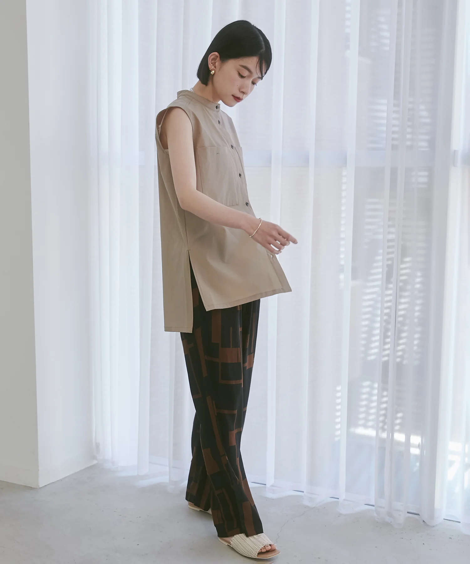 接触冷感ノースリーブブラウス