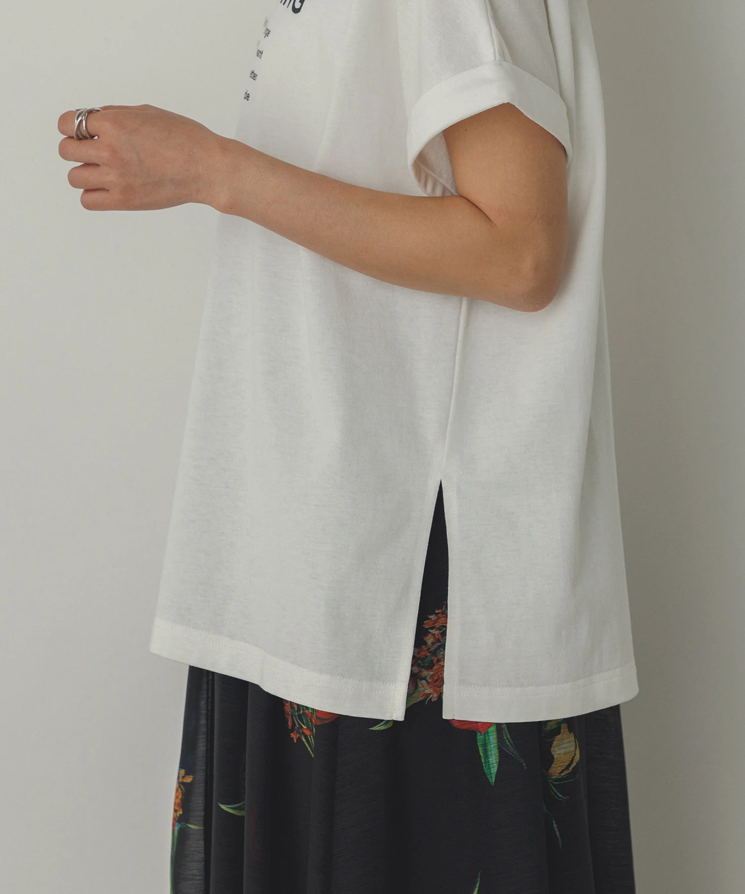 前後2WAY ロゴプリントTシャツ