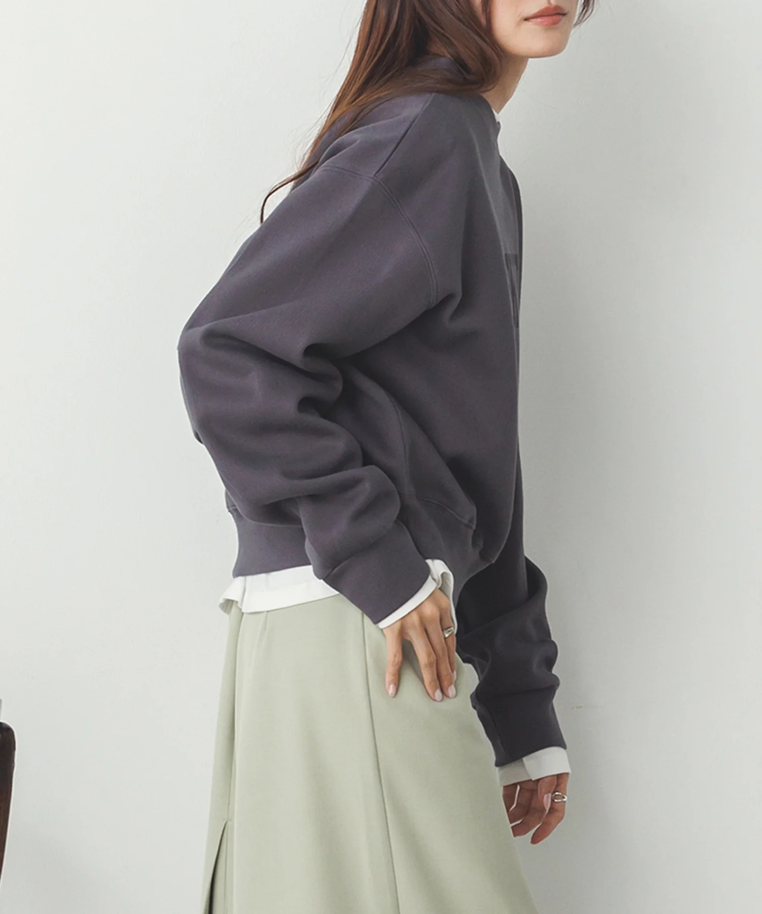 スリーブタック ロゴプリントスウェット