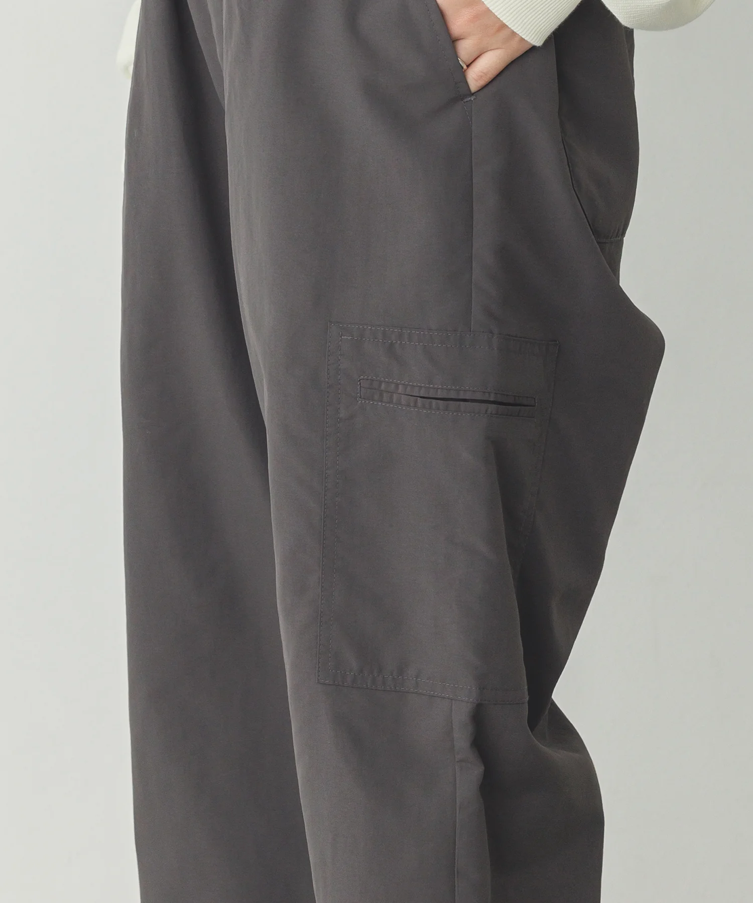 ナイロン カーゴパンツ