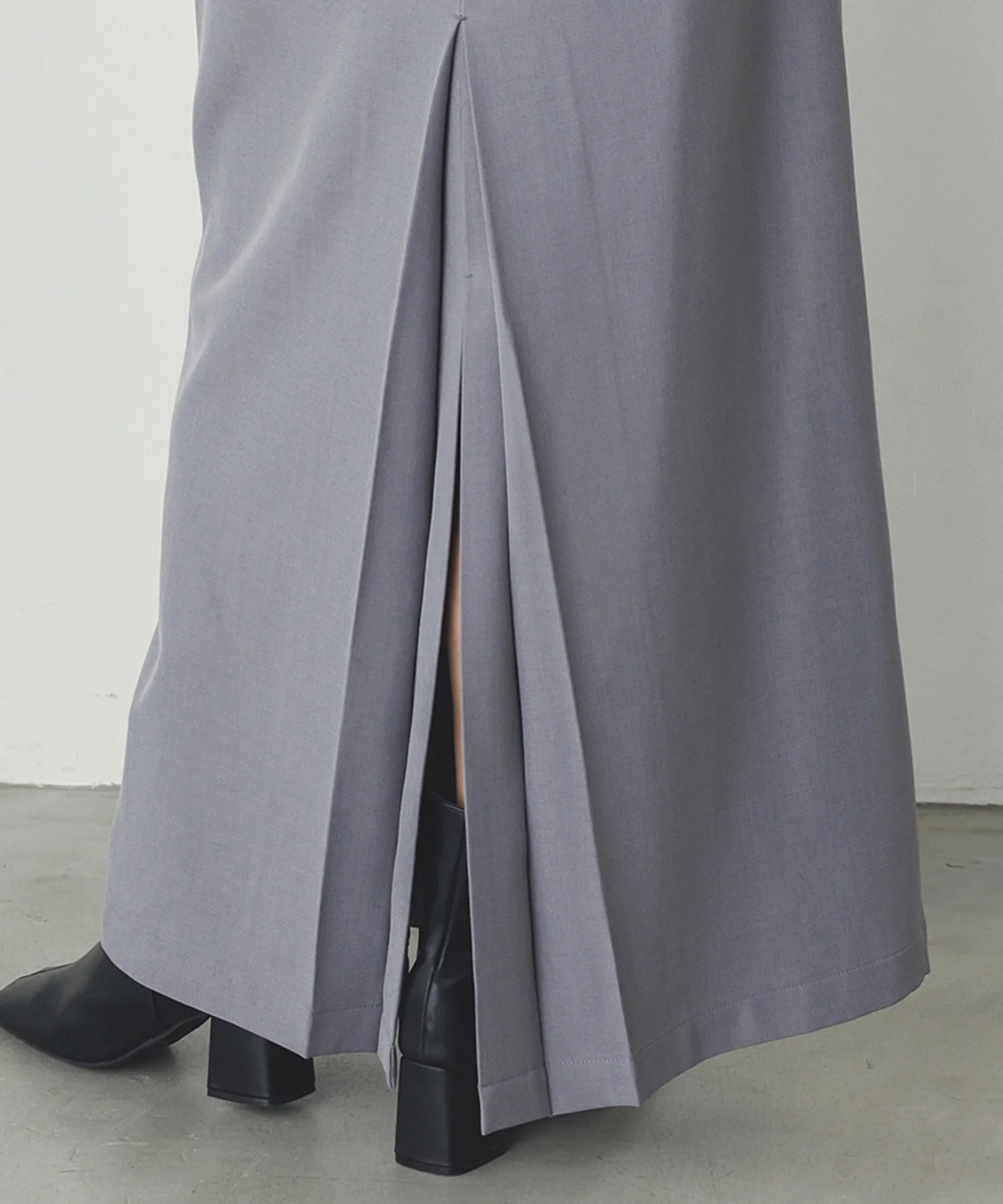 ストレッチポリツイル ナロースカート