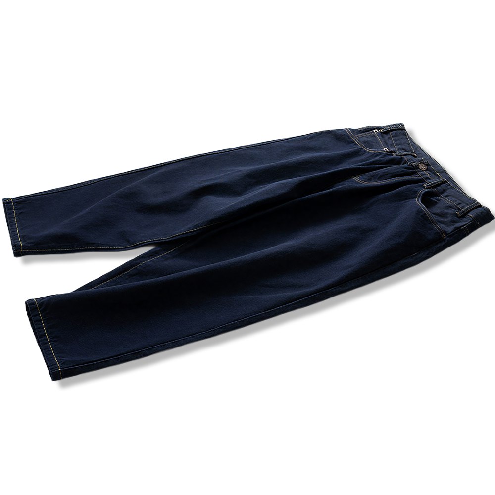 色落ちしにくいスラッシュカットジーンズ