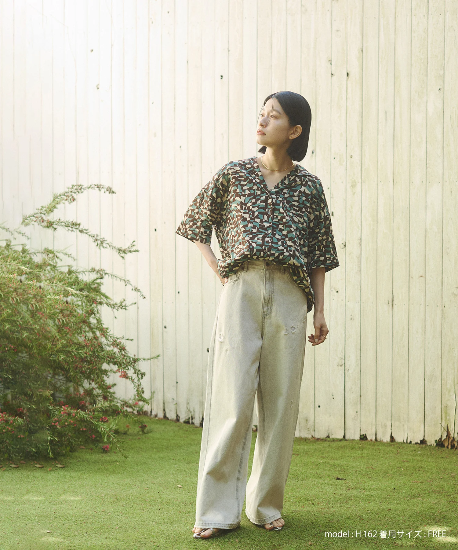 ダメージデニム ゆるストレートパンツ