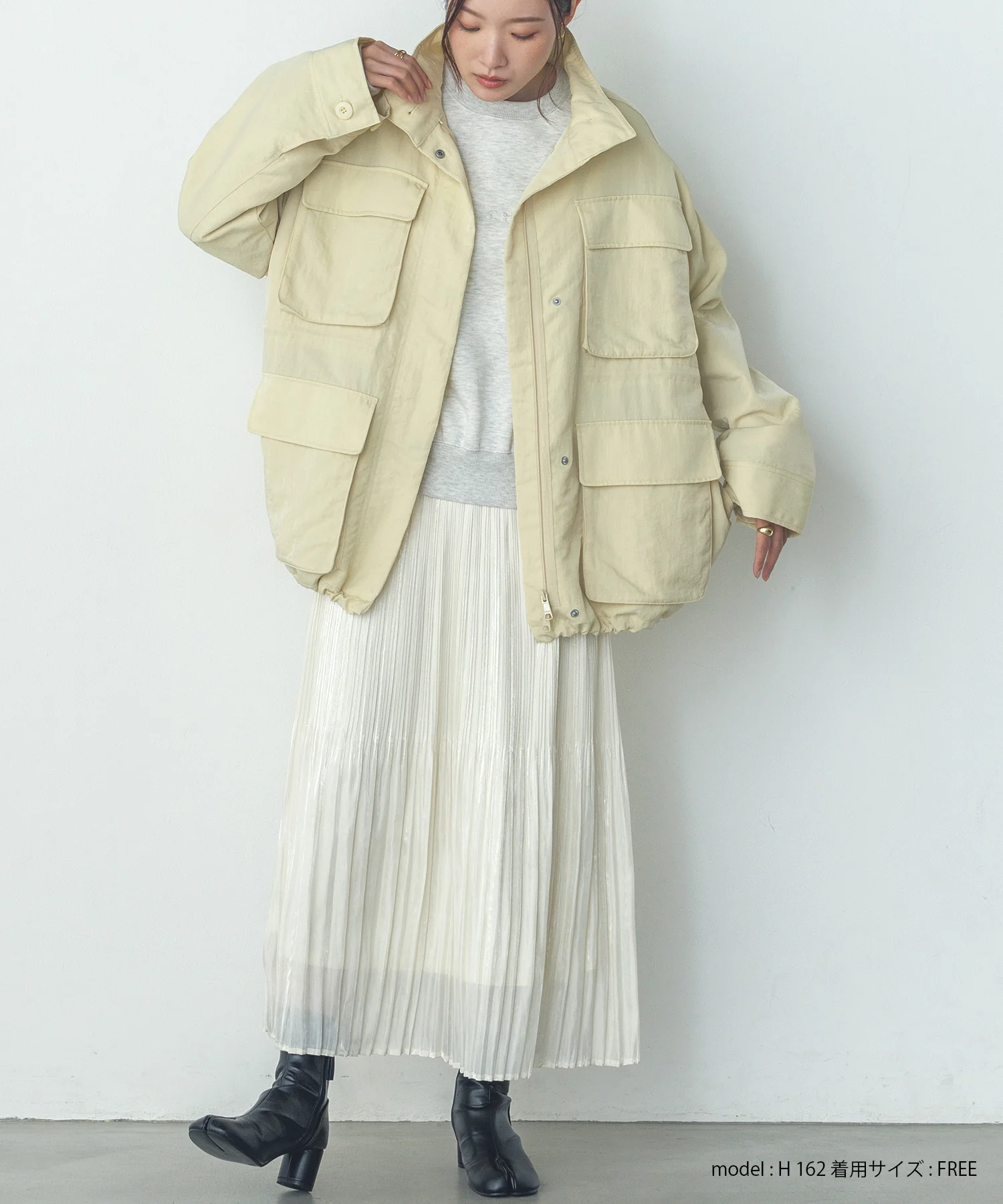 サテンランダムプリーツスカート