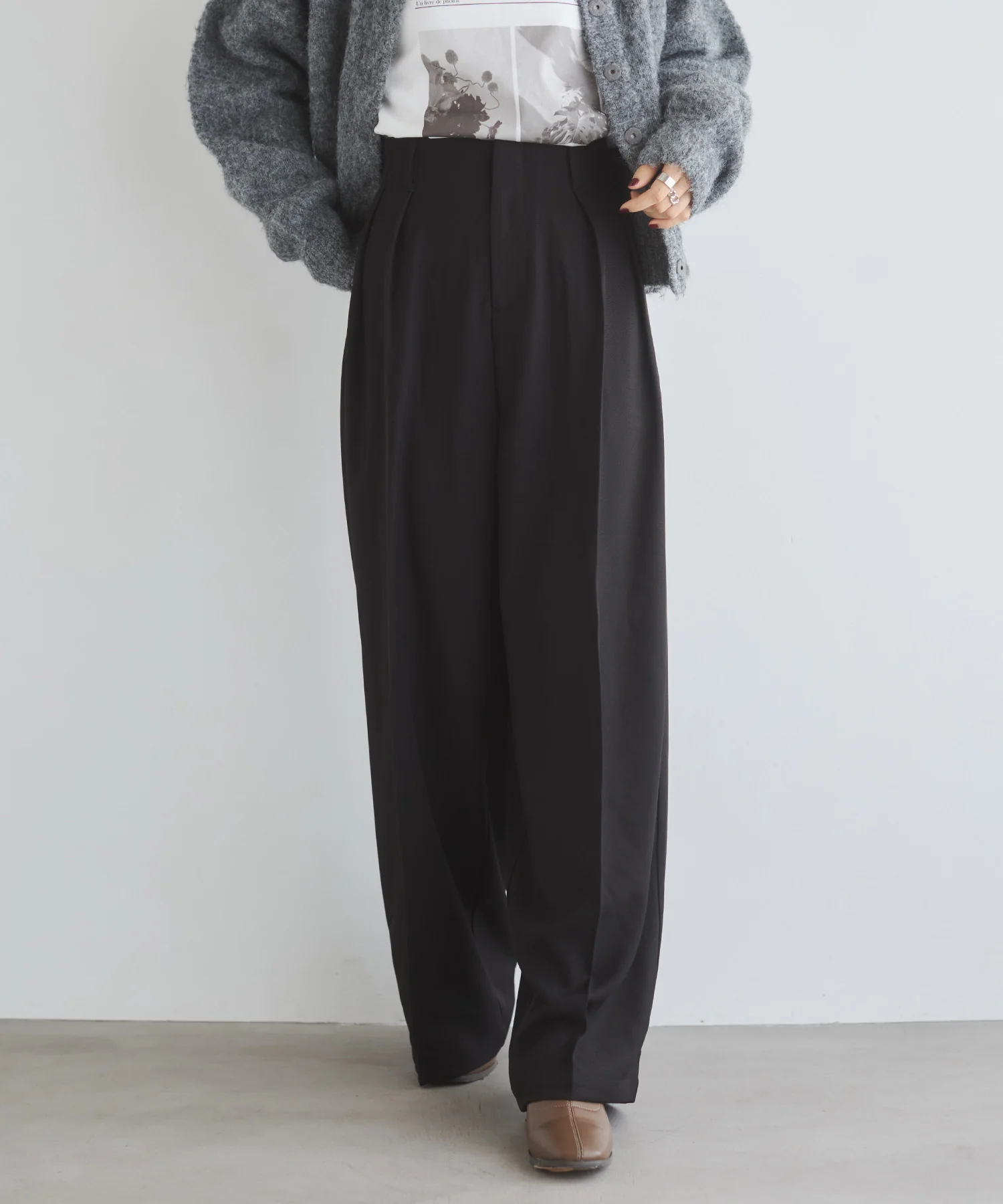 ポリツイル タックパンツ