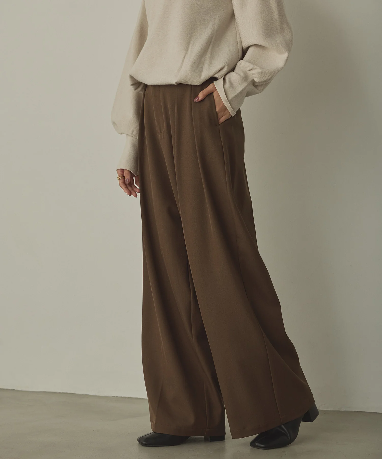 ポリツイル タックパンツ