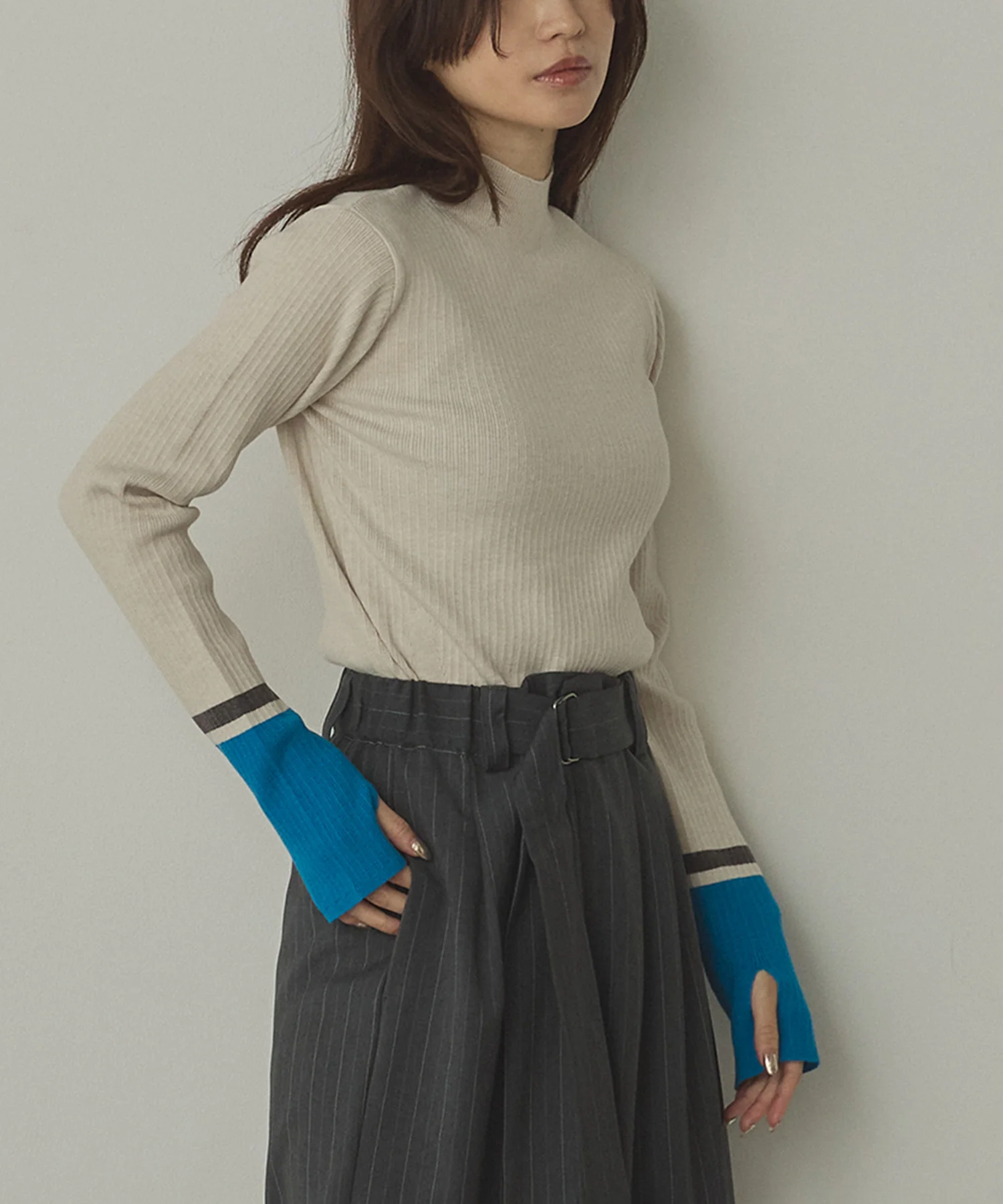 【静電気防止】やわもちヤーン 袖配色 ハイネックリブニット