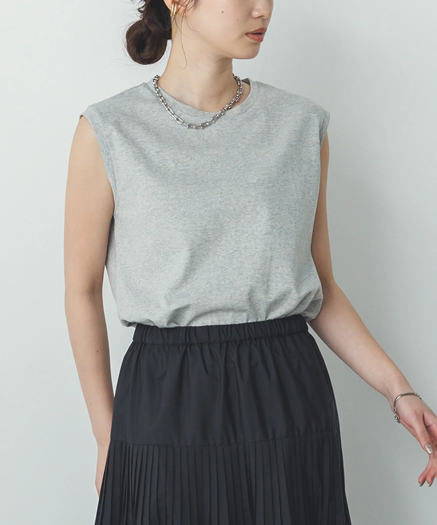 【新色追加】ベーシックノースリーブトップス