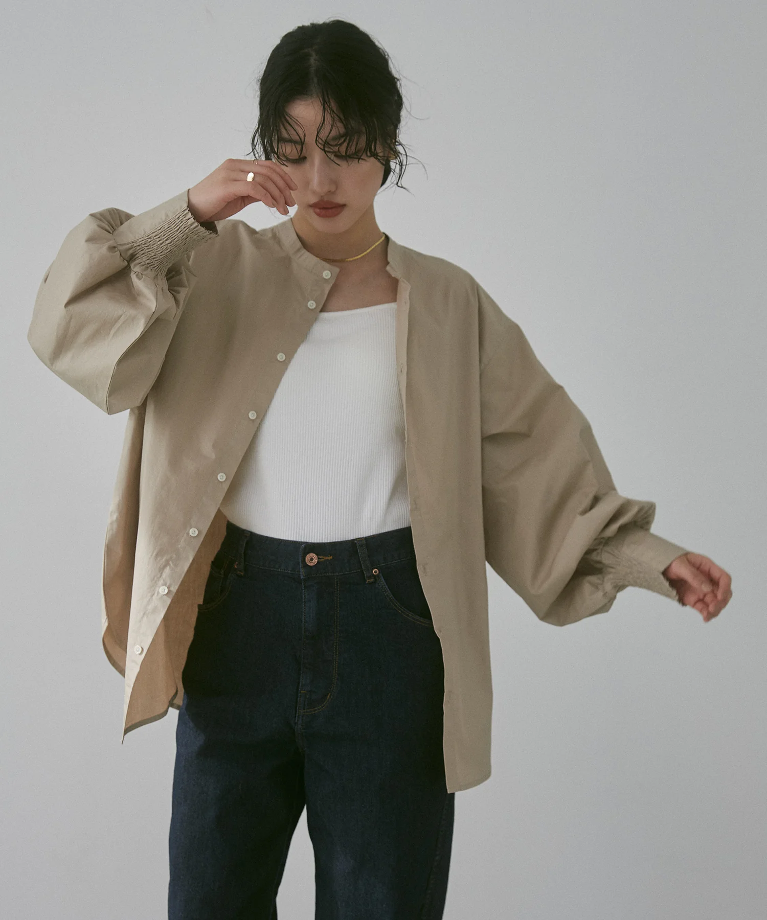 【WEB限定/別注】バンドカラー ボリュームスリーブ2WAYブラウス