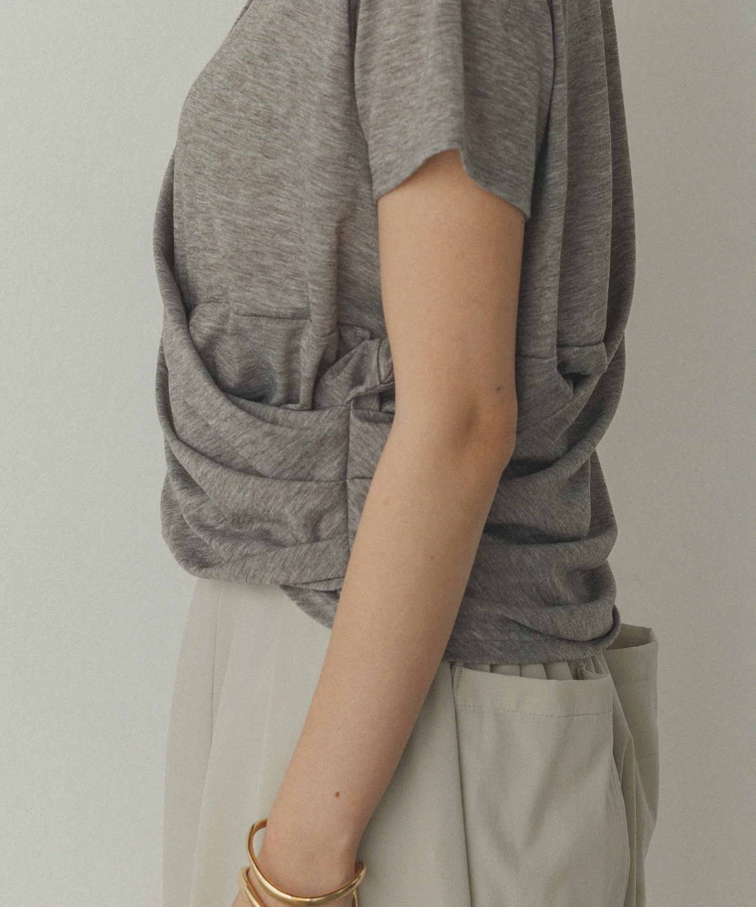 ドレープ デザイントップス