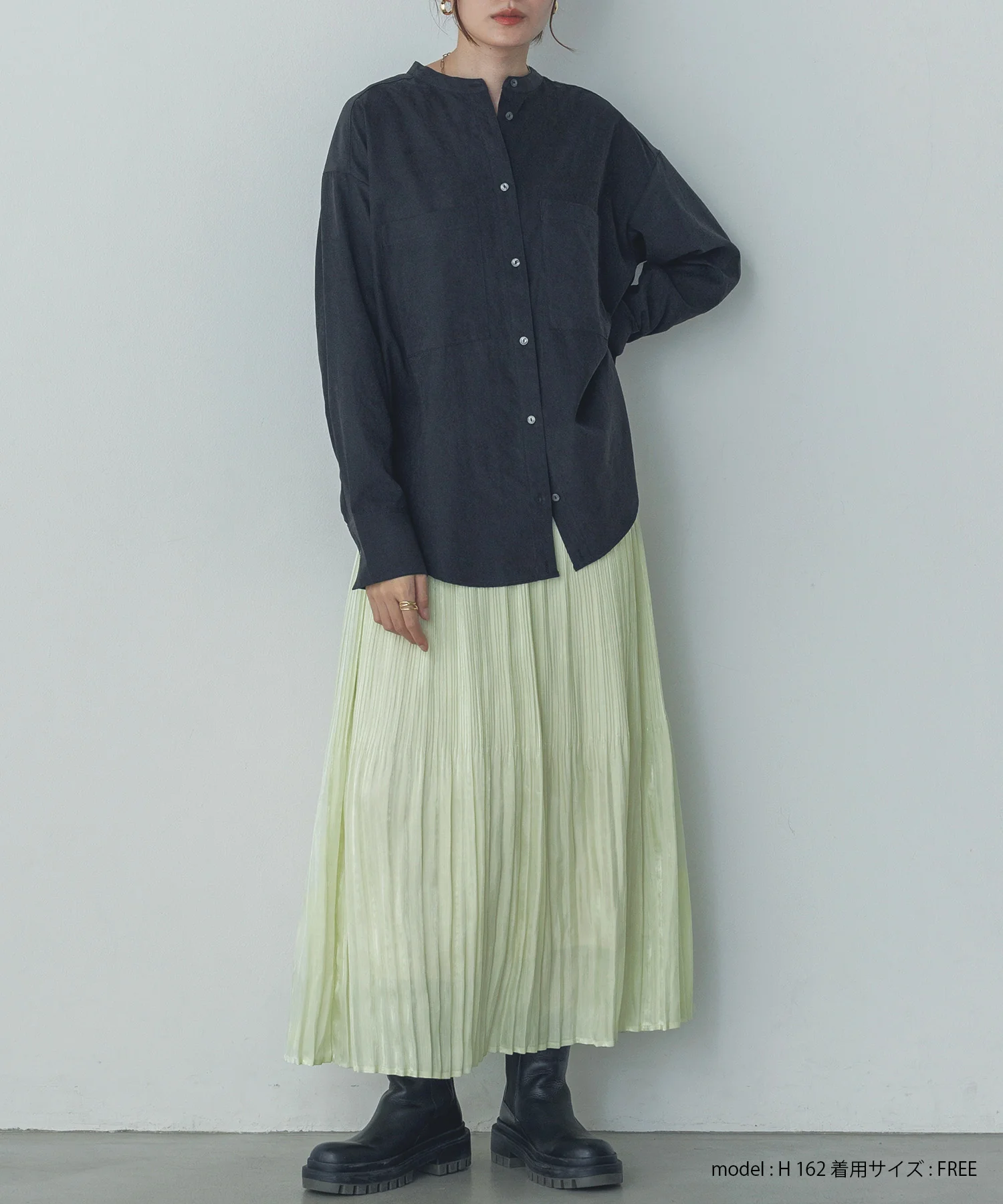 サテンランダムプリーツスカート