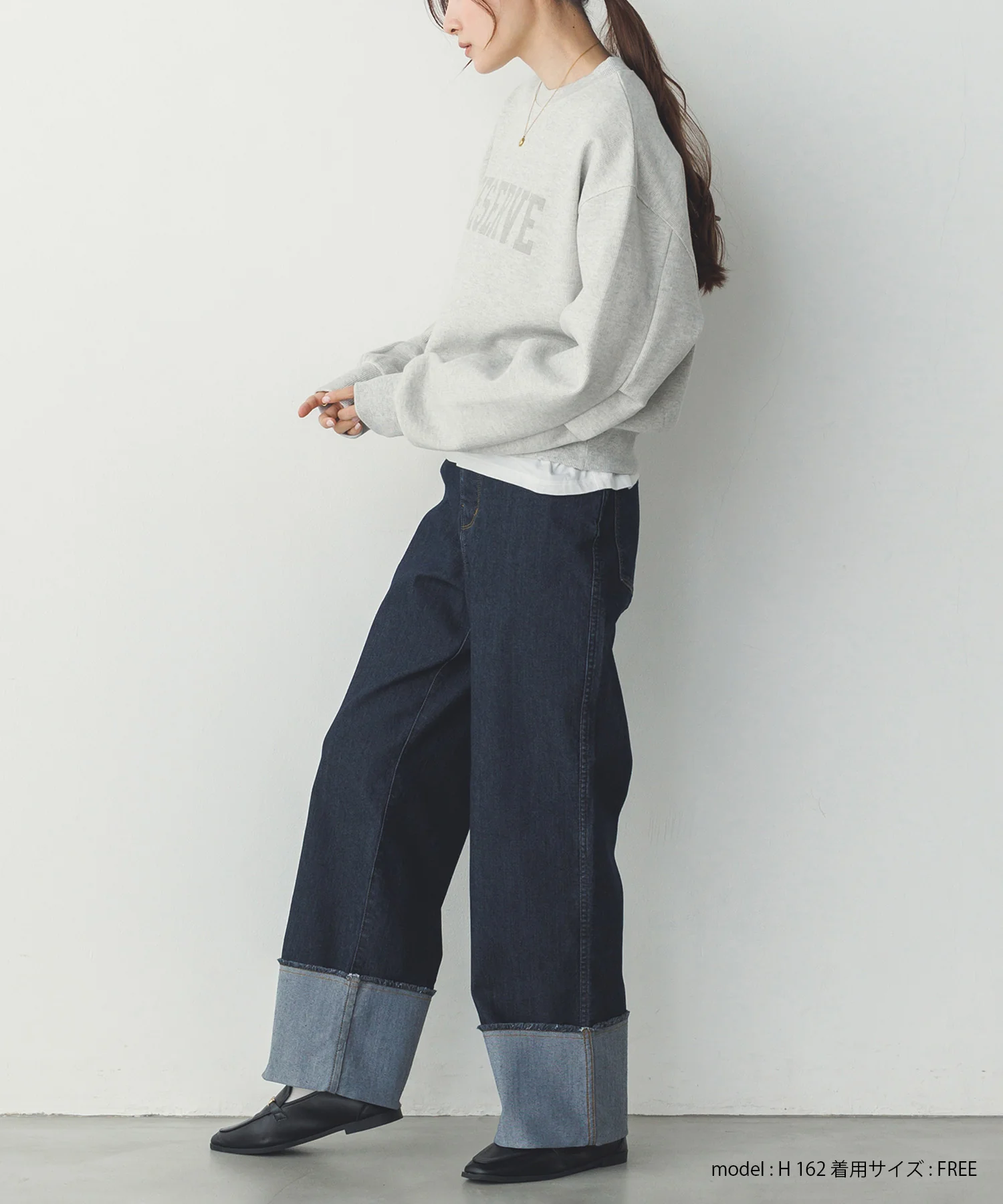 スリーブタック ロゴプリントスウェット