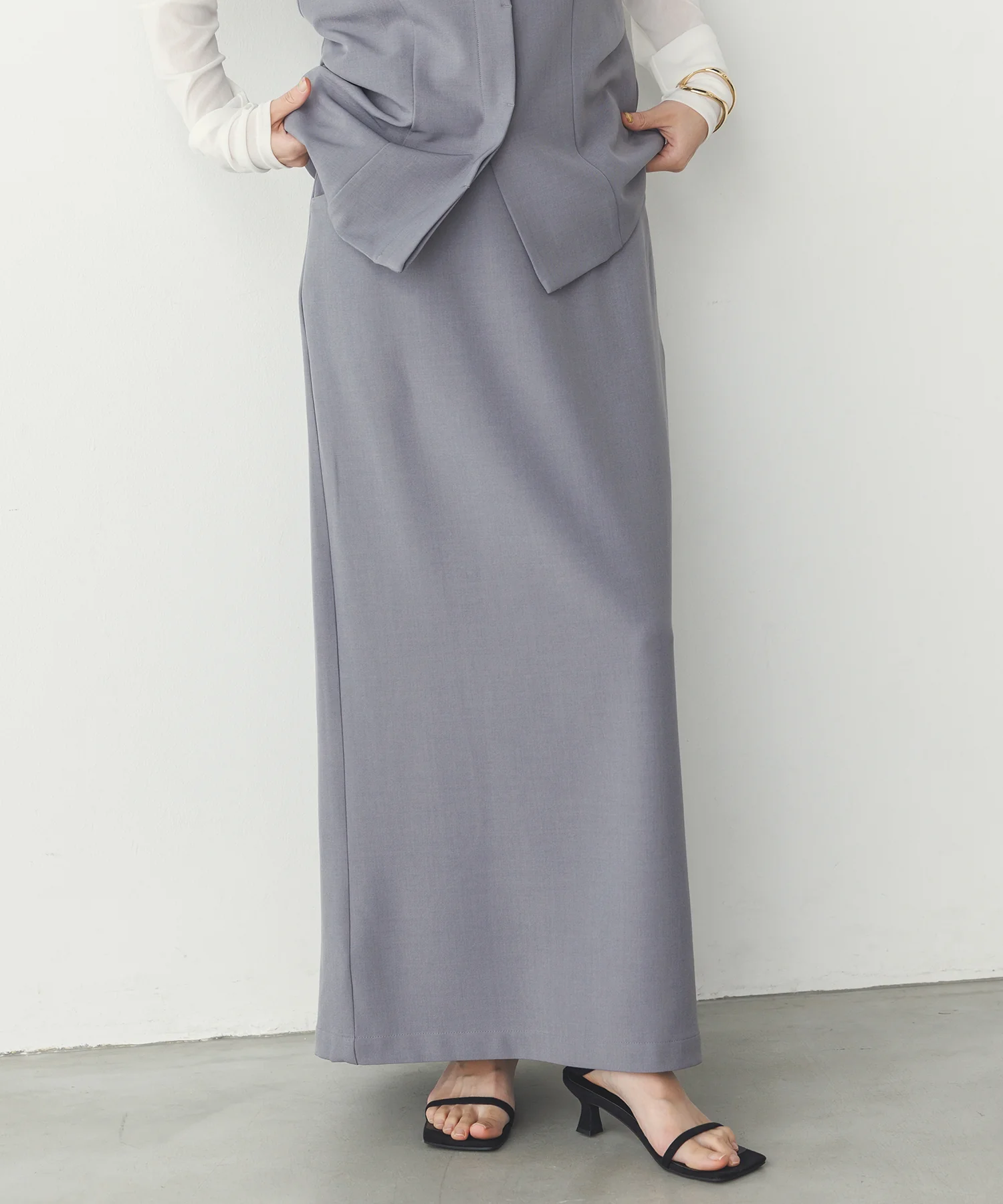 ストレッチポリツイル ナロースカート