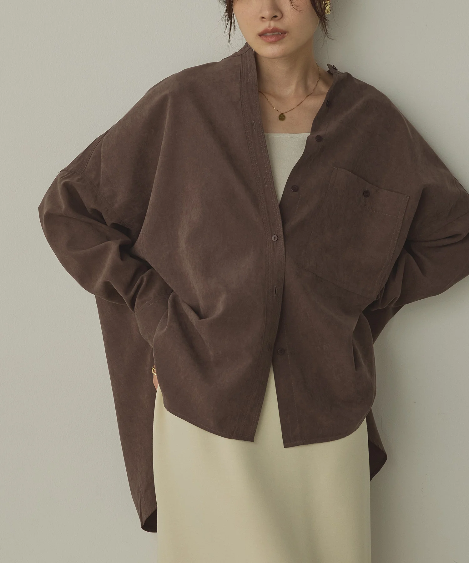 【WEB限定/別注】スウェードライク バンドカラーオーバーサイズシャツ