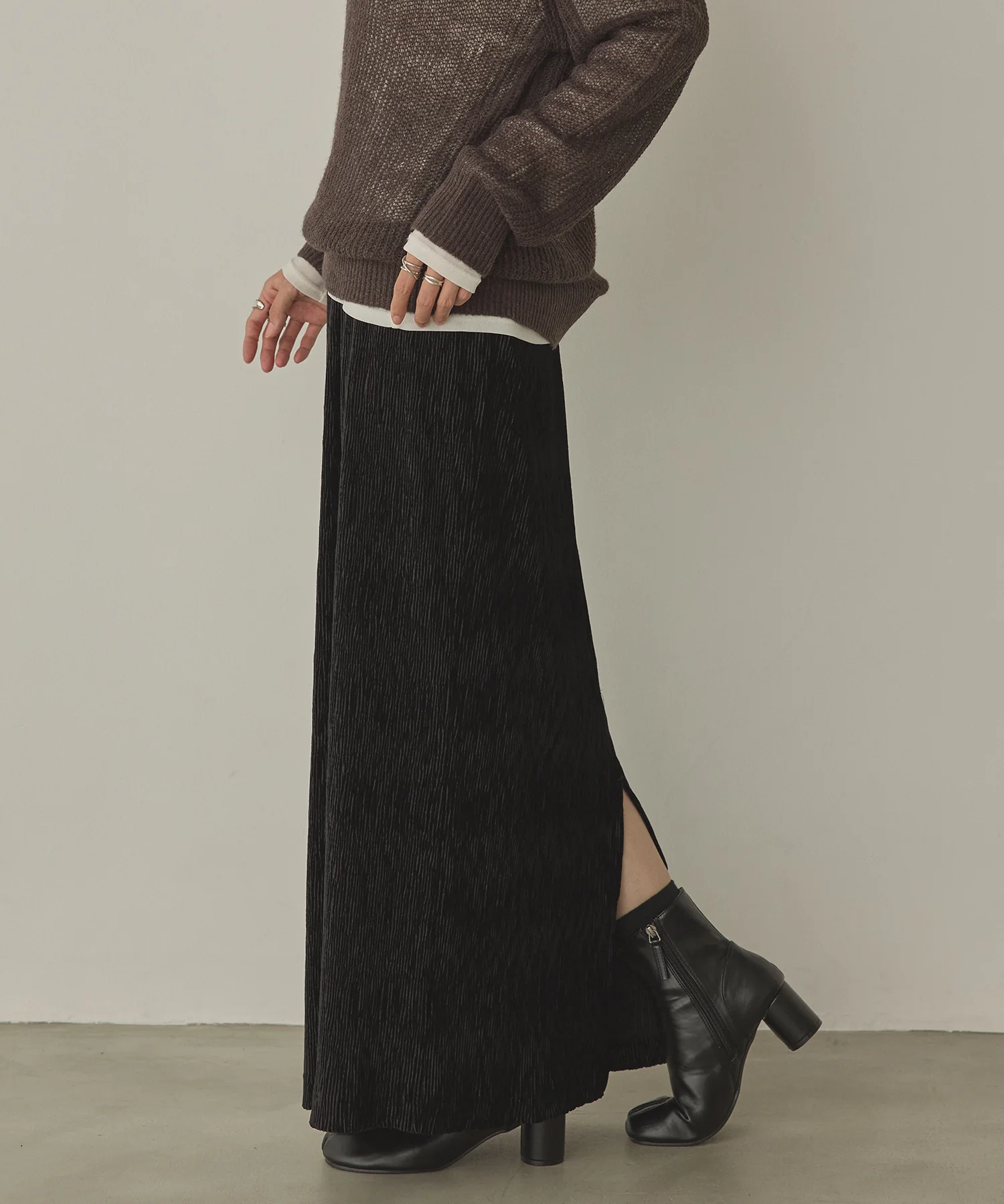 ベロアプリーツタイトスカート