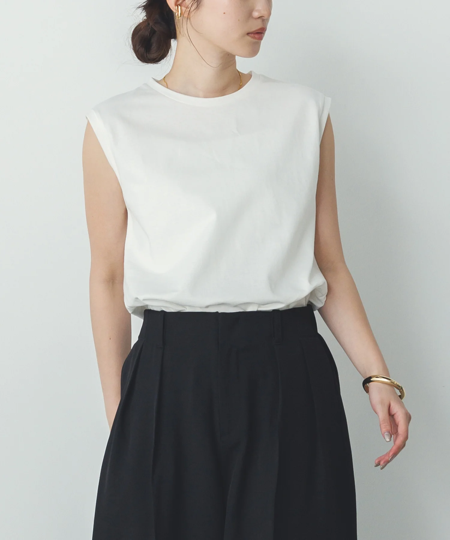 【新色追加】ベーシックノースリーブトップス
