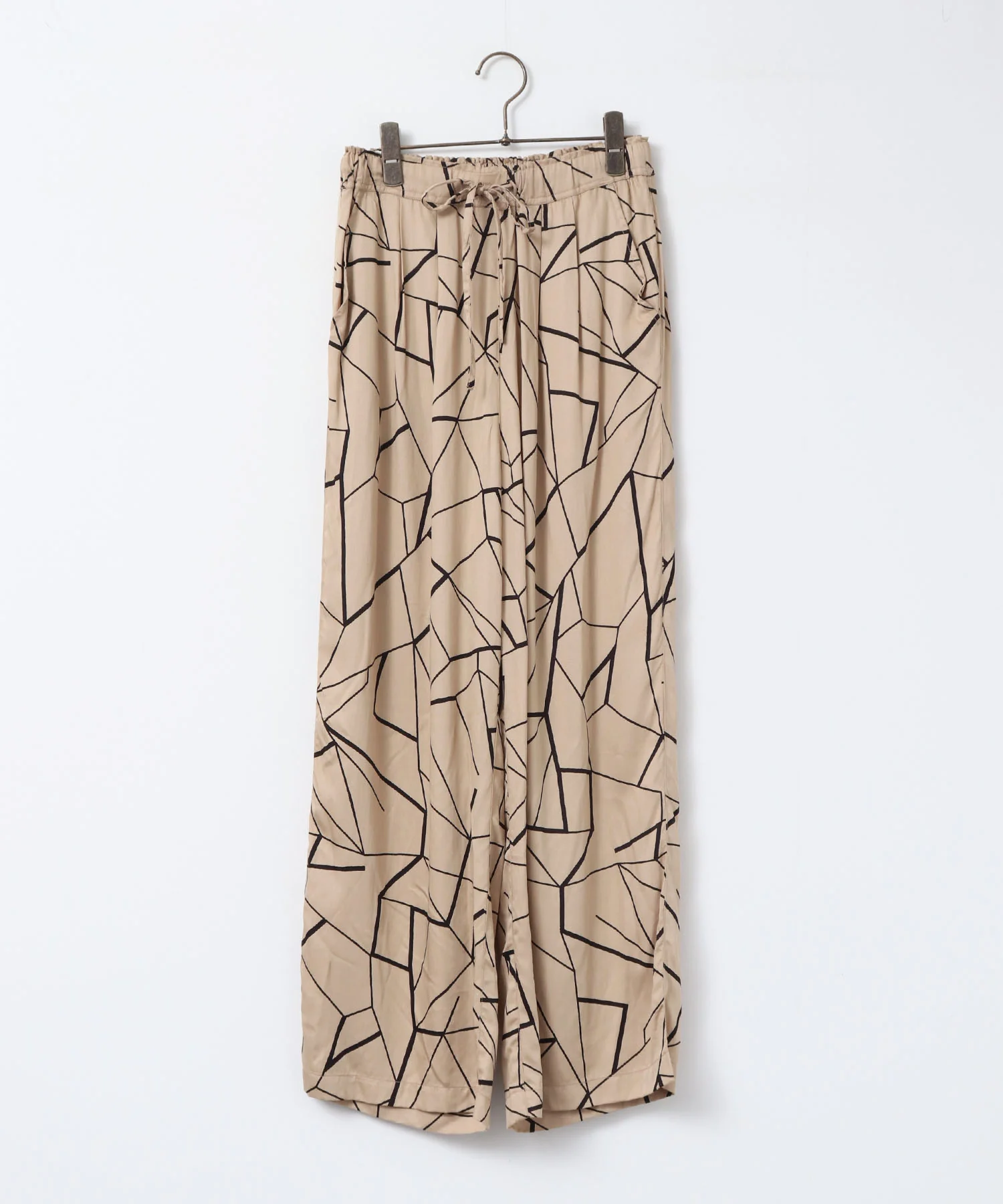 ビスコースサテン プリント タックストレートパンツ