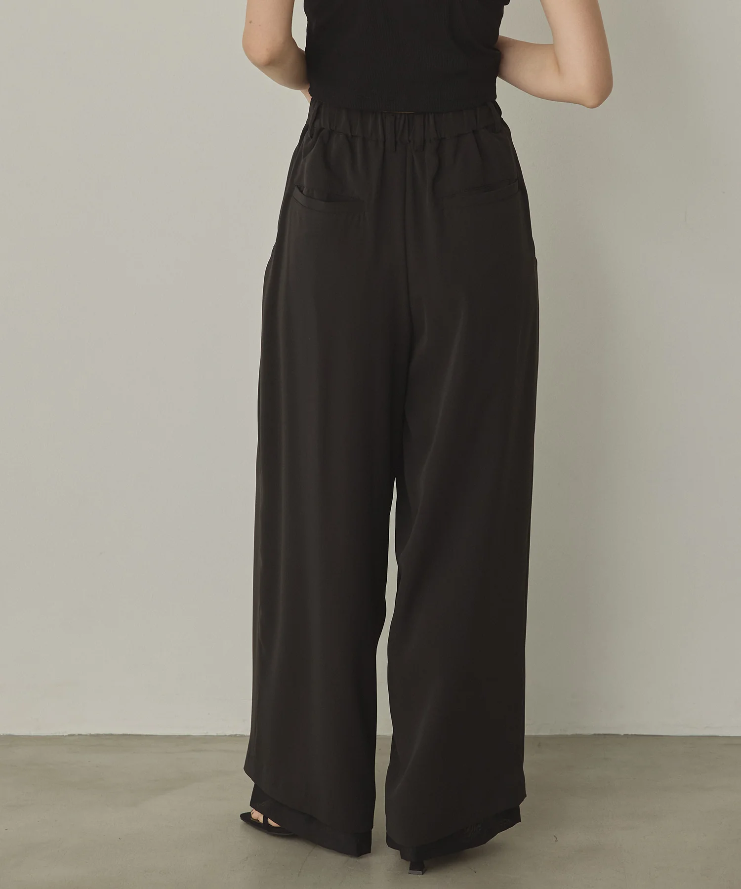 ポリツイル シアーワイドストレートパンツ