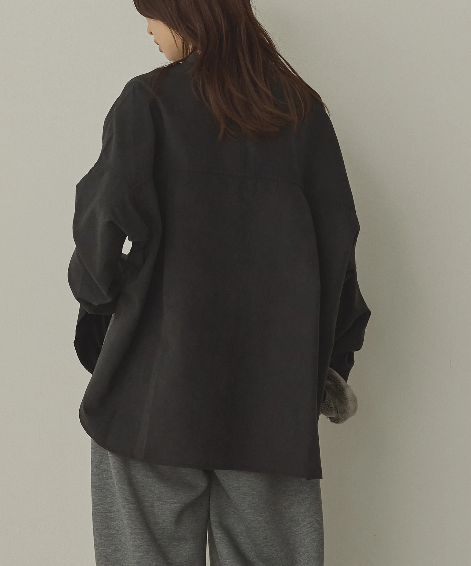 【WEB限定/別注】スウェードライク バンドカラーオーバーサイズシャツ