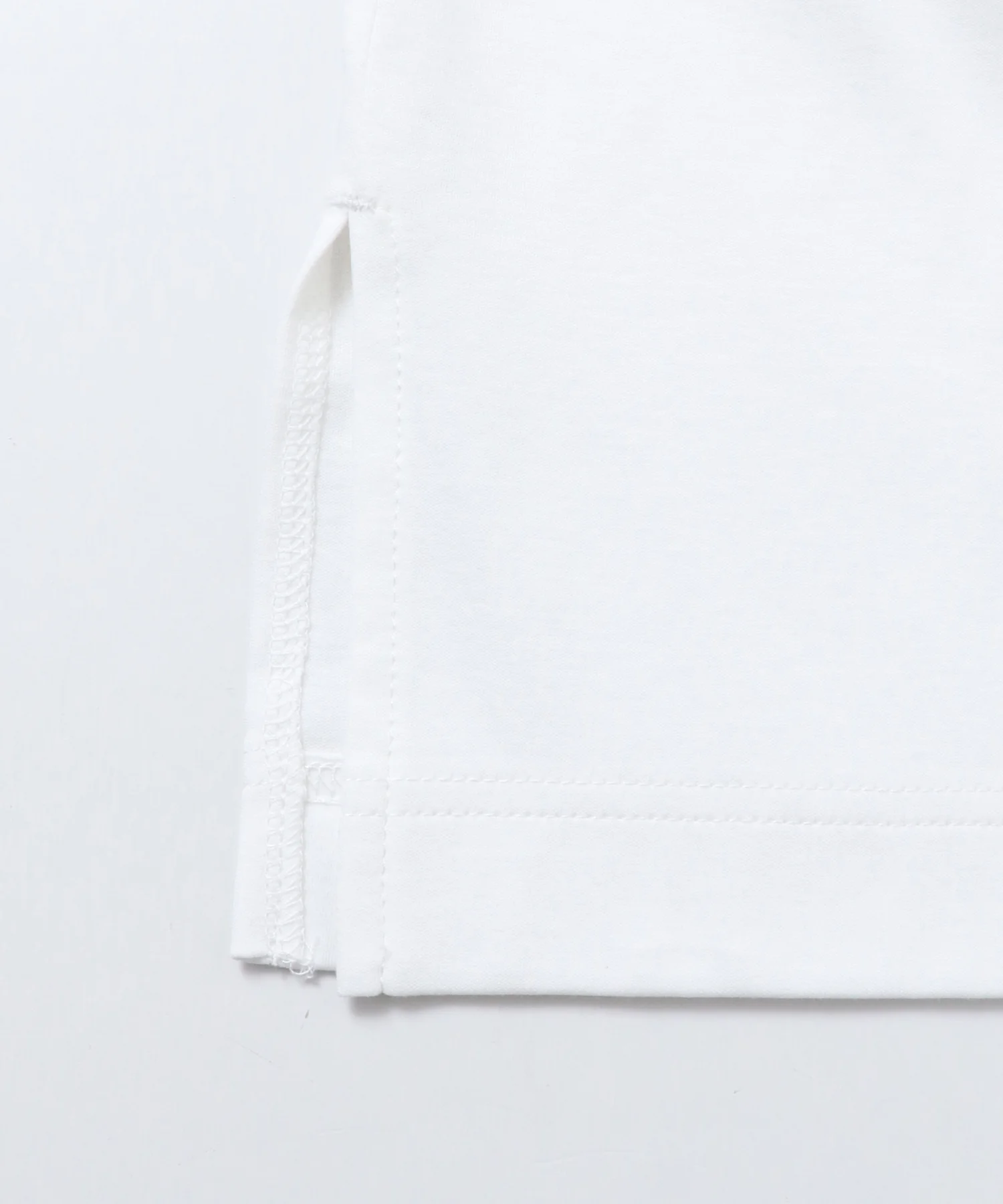 紫外線変化 ロゴTシャツ