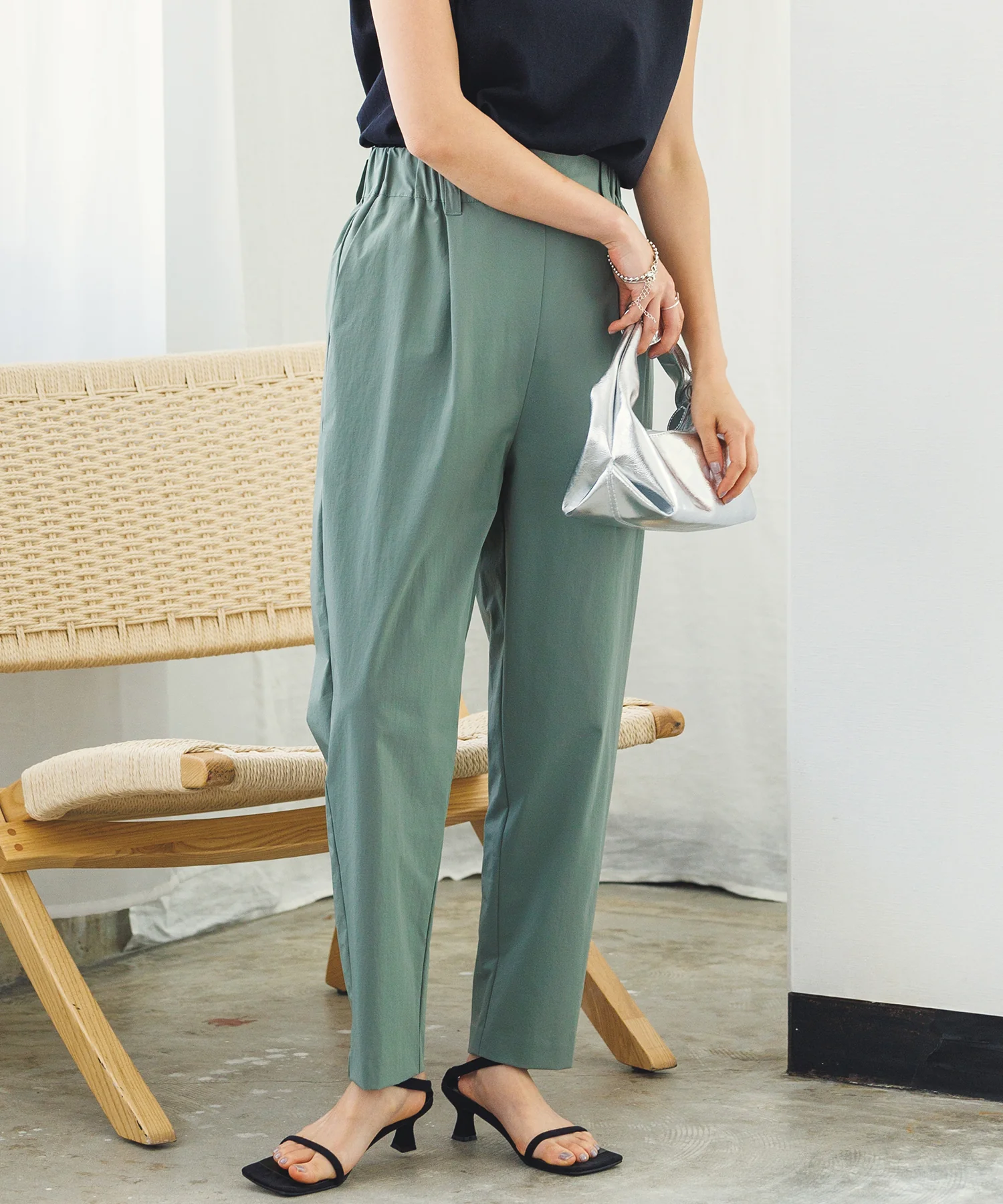 【新色追加】接触冷感テーパードパンツ