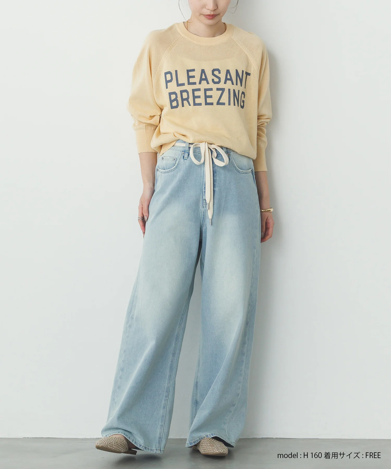 ペーパーライクシアー ロゴプリントニット