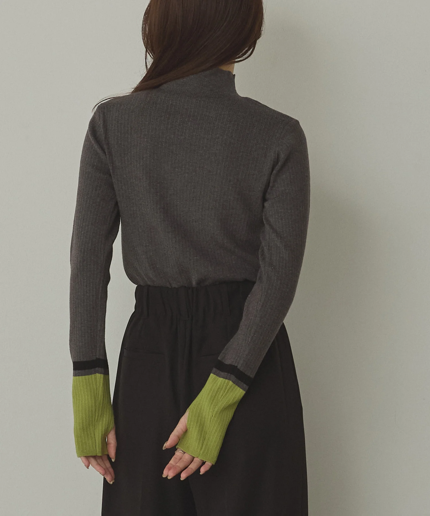 【静電気防止】やわもちヤーン 袖配色 ハイネックリブニット